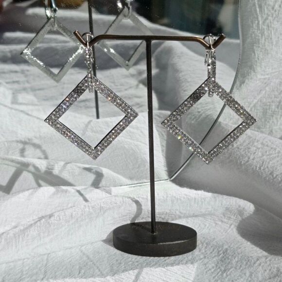 Sparkling Silver Rhinestone Square Hoop Earrings NEW - Picture 3 of 4